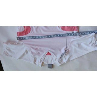 Camiseta Nike blanca y rosa
