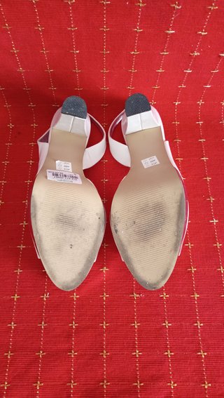 Sandalia piel tacón blanco T39