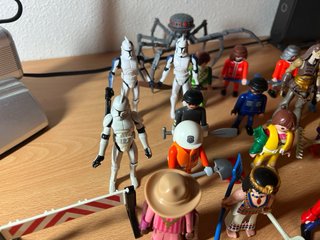 Lote Playmobil y Figuras Star Wars