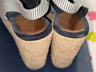 Cuñas Tommy Hilfiger Rayas Azul Blanco