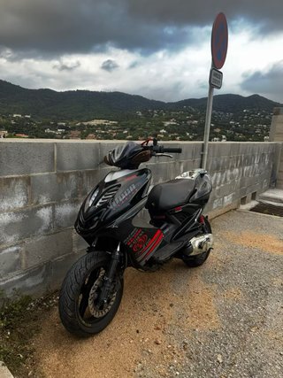 Yamaha Aerox Negra