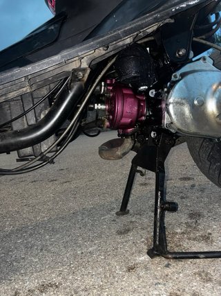 Yamaha Aerox Negra