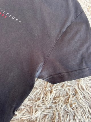Camiseta Tommy Hilfiger Negra