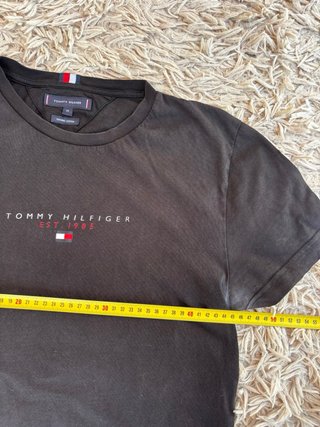 Camiseta Tommy Hilfiger Negra