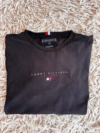 Camiseta Tommy Hilfiger Negra