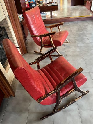 Mecedora Roja Vintage Cuero y Madera