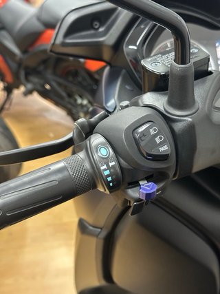 YAMAHA XMAX 300 4.000 kms