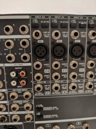 Mesa de Sonido Behringer Eurodesk SX4882