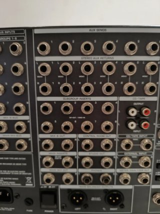 Mesa de Sonido Behringer Eurodesk SX4882