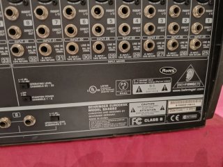 Mesa de Sonido Behringer Eurodesk SX4882