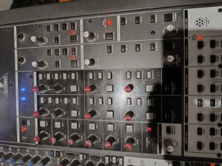 Mesa de Sonido Behringer Eurodesk SX4882