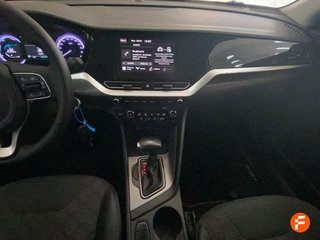 Kia Niro 1.6 GDi HEV 104kW (141CV) Concept