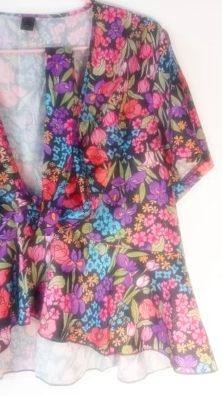 Blusa floral multicolor