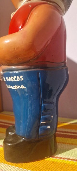 Antigua Hucha Indio Senda. Serie tv Jackie y Nuca.