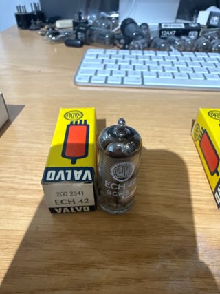 Válvula Valvo ECH 42 radio antigua nueva
