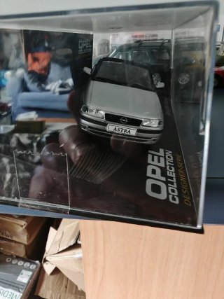 Opel Astra Cabrio 1/43