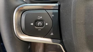 VOLVO XC40 2.0 B3 CORE AUTO 5P