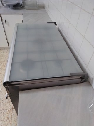 Cocina a gas de acero inoxidable (seminueva).