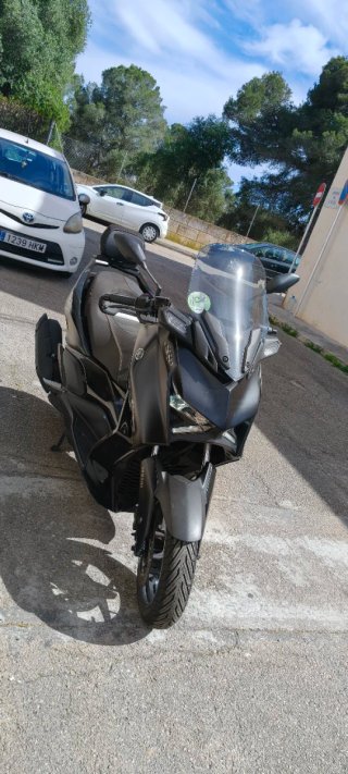 Yamaha XMAX TMAX 125 Negra