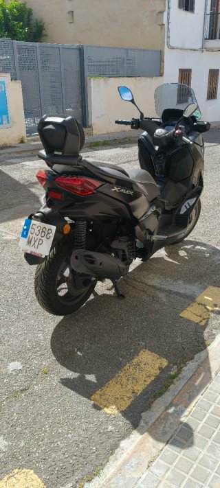 Yamaha XMAX TMAX 125 Negra