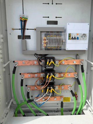 Instalador de aires acondicionados y electricidad