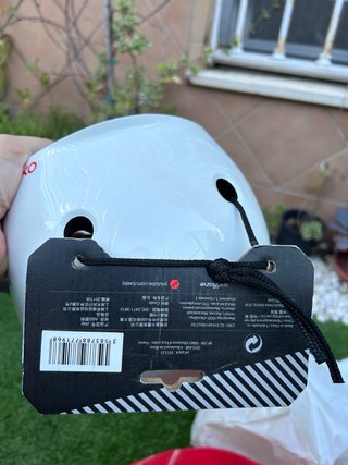 Casco Oxelo patinaje flores blancas