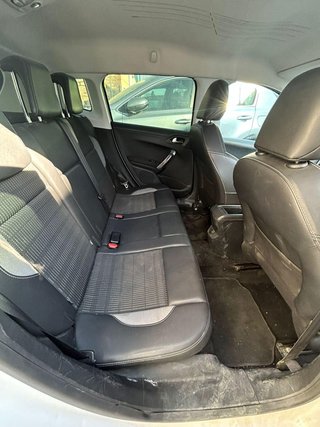 Peugeot 2008 1.6 e-HDi 115 Allure