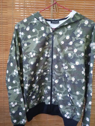 Sudadera Monnalisa con capucha y cremallera