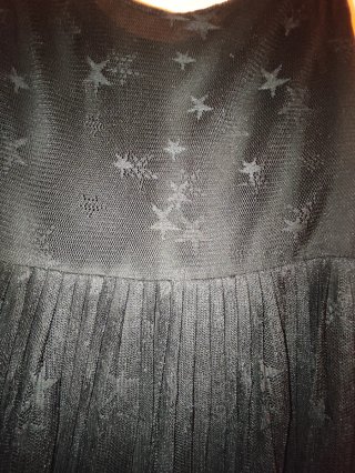 Vestido negro Mango con estrellas
