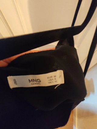 Vestido negro Mango con estrellas