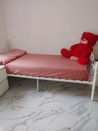 Cama individual metálica blanca