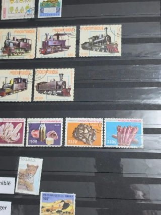 Preciosa colección de sellos de África. Ver imágen