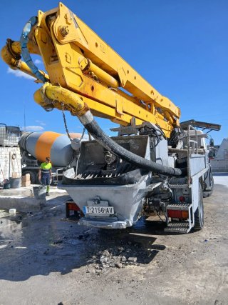 Bomba de hormigón Putzmeister 28 metros