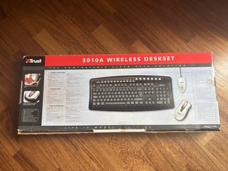 Trust 3010A Wireless Deskset Tastiera Italiana