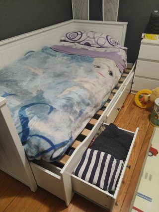 Diván HEMNES Ikea 3 cajones + 2 colchones