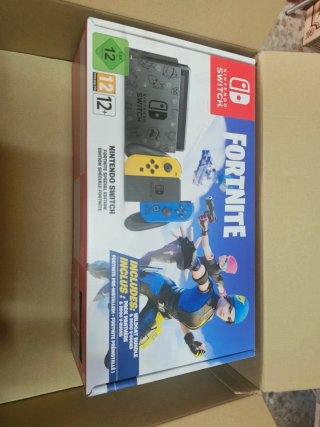 Nintendo Switch Azul/Amarillo + Juegos