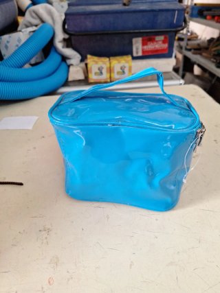 Neceser con asa azul Bolsa aseo