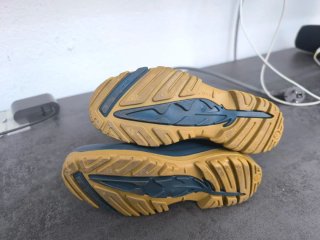 Botas de agua Solognac azul y amarillo