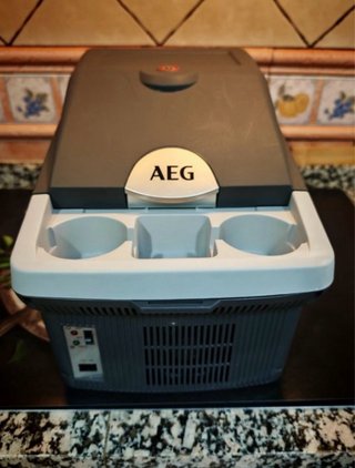 Nevera Coche AEG 16L