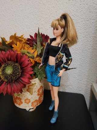 Muñeca Barbie con conjunto deportivo