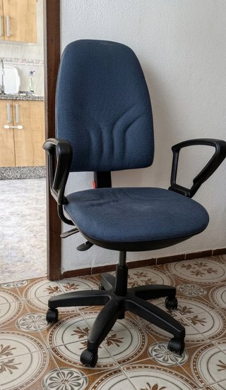 Silla de escritorio azul y gris