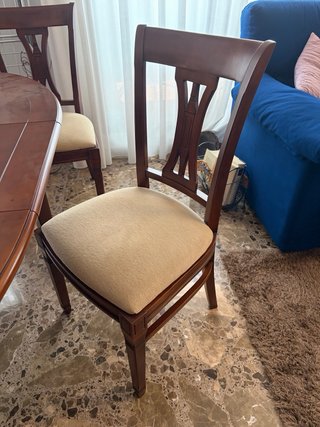 Mesa de comedor extensible y 4 sillas