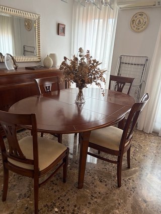 Mesa de comedor extensible y 4 sillas