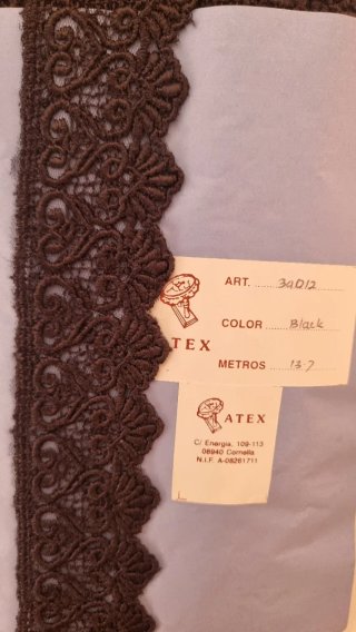 3 paquetes encaje negro 5cm x 13,7m. 41,1 metros