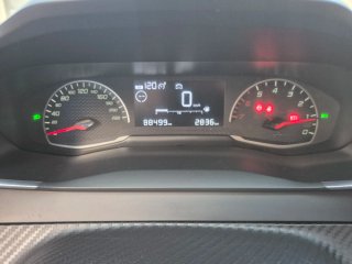 Peugeot 208 2021