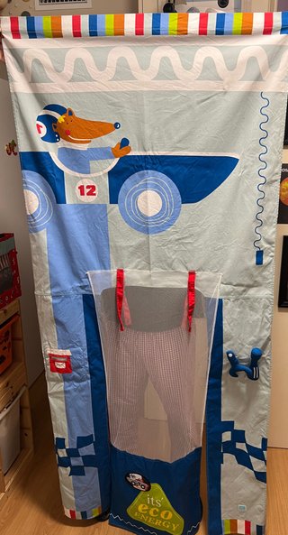 Cortina para puerta infantil