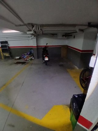 Garaje en venta en El Camp de l'Arpa del Clot en Barcelona