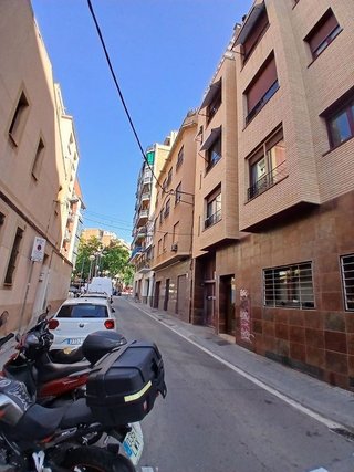 Garaje en venta en El Camp de l'Arpa del Clot en Barcelona
