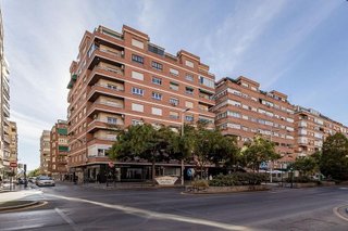 Piso en venta en Camino de Ronda - Rosaleda en Granada
