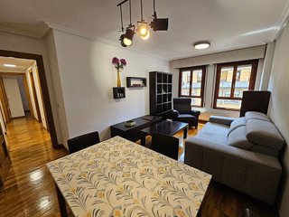 Piso en alquiler en Milán - Pumarín - Teatinos en Oviedo